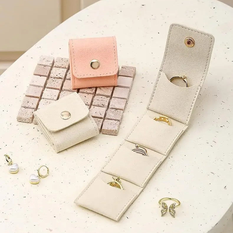 Mini étui à bijoux de voyage en cuir traité